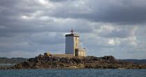 Le phare de l'île Noire en baie de Morlaix. © Philip Plisson / Plisson La Trinité / AA24033 - Nos reportages photos - Phare [29]