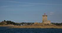 Le phare de l'île Noire en baie de Morlaix. © Philip Plisson / Plisson La Trinité / AA24034 - Nos reportages photos - De Ploumanac'h à la pointe Saint-Mathieu