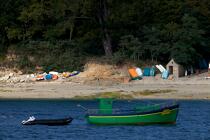 Beg Meil dans la baie de Concarneau © Philip Plisson / Plisson La Trinité / AA24080 - Nos reportages photos - Bateau de pêche