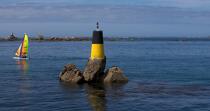 In front of Portsall. © Philip Plisson / Plisson La Trinité / AA24155 - Photo Galleries - Buoys and beacons