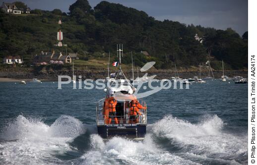 Before Primel Tregastel. - © Philip Plisson / Plisson La Trinité / AA24174 - Photo Galleries - Lifeboat