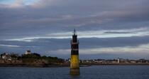 In front of Roscoff. © Philip Plisson / Plisson La Trinité / AA24217 - Photo Galleries - Buoys and beacons