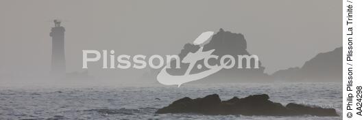 Le phare de Nividic à Ouessant - © Philip Plisson / Plisson La Trinité / AA24298 - Nos reportages photos - France