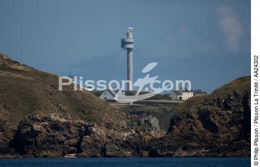 The radar tower of Stiff on Ouessant - © Philip Plisson / Plisson La Trinité / AA24302 - Photo Galleries - France