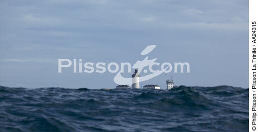 The Stiff lighthouse on Ouessant - © Philip Plisson / Plisson La Trinité / AA24315 - Photo Galleries - Stiff [The]