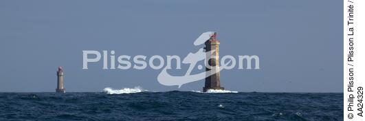 Ouessant lighthouses - © Philip Plisson / Plisson La Trinité / AA24329 - Photo Galleries - Ouessant