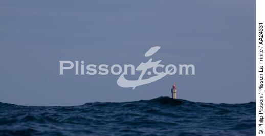 The Jument lighthouse on Ouessant - © Philip Plisson / Plisson La Trinité / AA24331 - Photo Galleries - Island [29]
