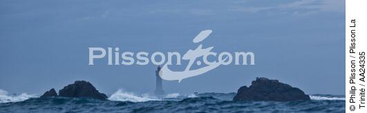 Ouessant island - © Philip Plisson / Plisson La Trinité / AA24335 - Photo Galleries - Grey sky