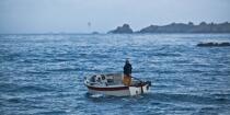 Small scale on Ouessant © Philip Plisson / Plisson La Trinité / AA24340 - Photo Galleries - Fishing vessel