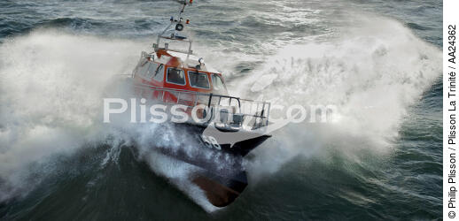 Lifeboat of La Trinité sur mer - © Philip Plisson / Plisson La Trinité / AA24362 - Photo Galleries - Sea Rescue