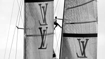 Louis Vuitton Pacific Series © Guillaume Plisson / Plisson La Trinité / AA24368 - Photo Galleries - Black and white