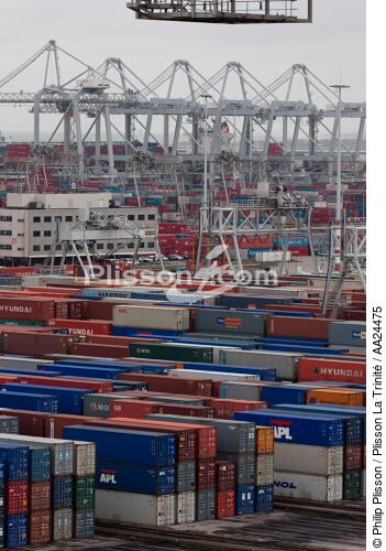 Sur le port de Rotterdam - © Philip Plisson / Plisson La Trinité / AA24475 - Nos reportages photos - Porte-conteneurs