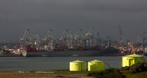 Sur le port de Rotterdam © Philip Plisson / Plisson La Trinité / AA24489 - Nos reportages photos - Industrie pétrolière