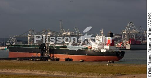 Sur le port de Rotterdam - © Philip Plisson / Plisson La Trinité / AA24490 - Nos reportages photos - Ville (Pays-Bas)