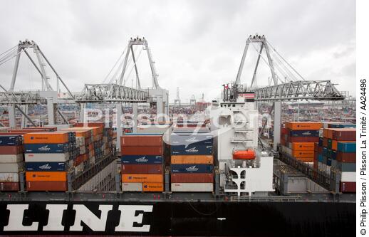 Sur le port de Rotterdam - © Philip Plisson / Plisson La Trinité / AA24496 - Nos reportages photos - Porte-conteneurs