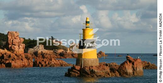 Beacon before Brehat - © Philip Plisson / Plisson La Trinité / AA24534 - Photo Galleries - Island [22]