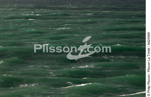 Mer d'iroise - © Philip Plisson / Plisson La Trinité / AA24569 - Nos reportages photos - Mer agitée
