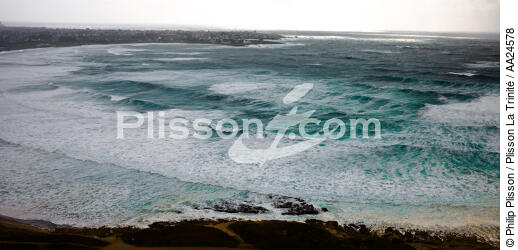 La plage de Pors Carn entre St Guénolé et la pointe de la Torche - © Philip Plisson / Plisson La Trinité / AA24578 - Nos reportages photos - Tempête