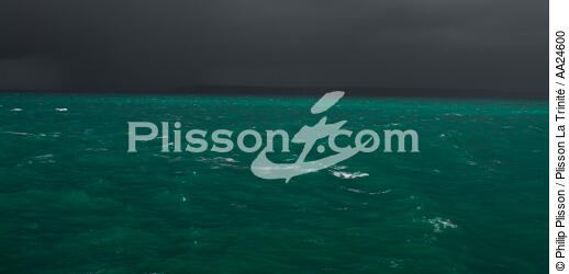 Mer d'iroise - © Philip Plisson / Plisson La Trinité / AA24600 - Nos reportages photos - Mer d'Iroise