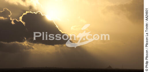 Lumière en Mer d'iroise - © Philip Plisson / Plisson La Trinité / AA24601 - Nos reportages photos - Tevennec