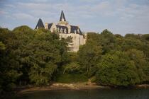 Le château du Hénan sur l''Aven. © Philip Plisson / Plisson La Trinité / AA24737 - Nos reportages photos - France