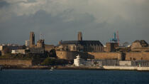 Brest castle. © Philip Plisson / Plisson La Trinité / AA24830 - Photo Galleries - From Brest to Loctudy