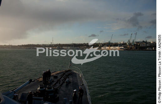 The frigate Latouche Treville arriving in Brest - © Philip Plisson / Plisson La Trinité / AA24835 - Photo Galleries - Modern Frigate