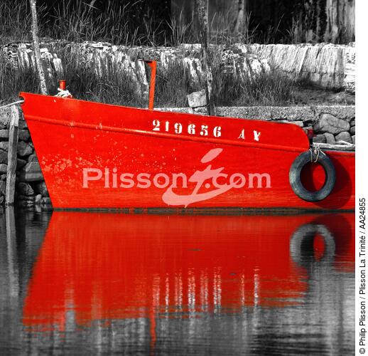 Sur la rivière de Crac'h. - © Philip Plisson / Plisson La Trinité / AA24855 - Nos reportages photos - Crac'h [Rivière de]