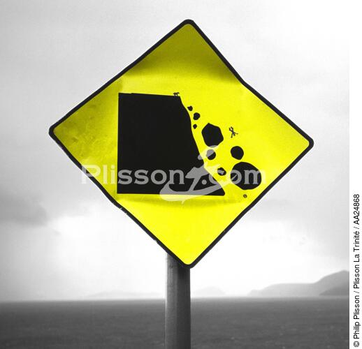 Panneau de signalisation. - © Philip Plisson / Plisson La Trinité / AA24868 - Nos reportages photos - Format carré