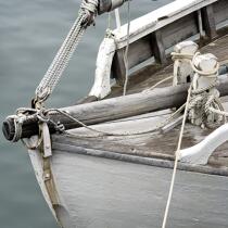 On the deck. © Philip Plisson / Plisson La Trinité / AA24888 - Photo Galleries - Deck [of boat]
