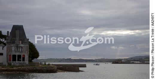 L'île Tristan devant Douarnenez - © Philip Plisson / Plisson La Trinité / AA24971 - Nos reportages photos - Tristan