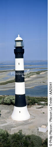 Lighthouse Faraman - © Philip Plisson / Plisson La Trinité / AA25041 - Photo Galleries - Vertical panoramic