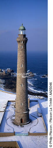 Phare de l'Ile Vierge - © Philip Plisson / Plisson La Trinité / AA25046 - Nos reportages photos - Panoramique vertical