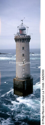 Lighthouse Kéréon - © Philip Plisson / Plisson La Trinité / AA25050 - Photo Galleries - Iroise Sea [The]