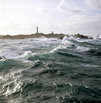 Créa'ch lighthouse on Ouessant island. © Philip Plisson / Plisson La Trinité / AA25057 - Photo Galleries - Weather