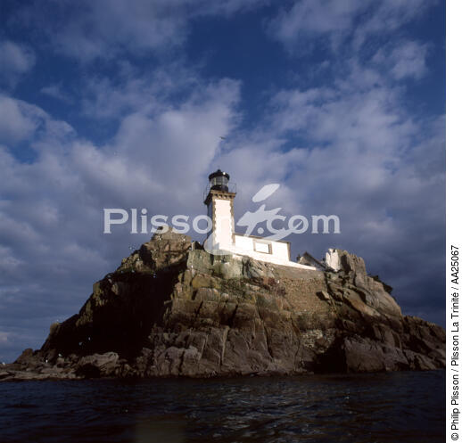 Louet Island Lighthouse - © Philip Plisson / Plisson La Trinité / AA25067 - Photo Galleries - Louët
