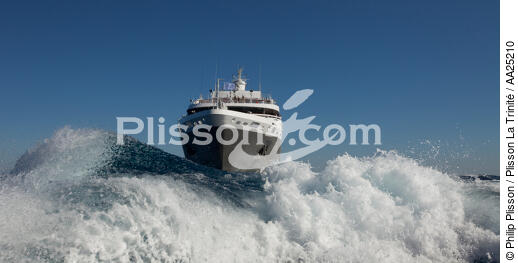 Le Boréal - © Philip Plisson / Plisson La Trinité / AA25210 - Photo Galleries - Elements of boat