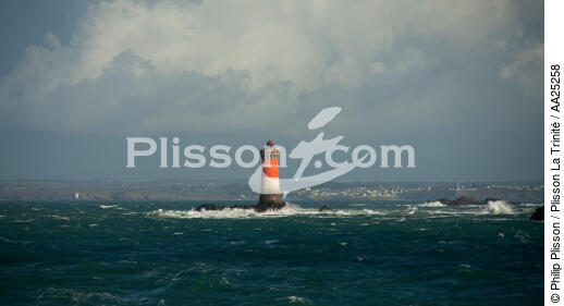 Le phare des Pierres Noires. - © Philip Plisson / Plisson La Trinité / AA25258 - Nos reportages photos - Pierres Noires [Les]
