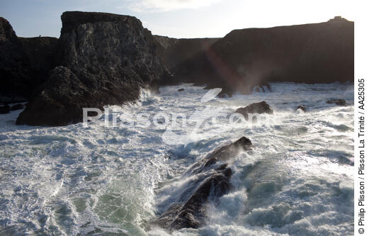 Les aiguilles de Port-Coton - © Philip Plisson / Plisson La Trinité / AA25305 - Photo Galleries - Storm at sea