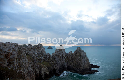 Pen-Hir Point - © Philip Plisson / Plisson La Trinité / AA25308 - Photo Galleries - Penhir [The headland of]