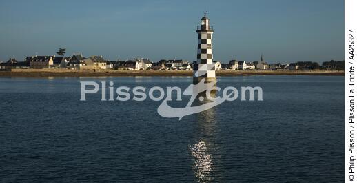 The Perdrix lighthouse in front of Ile-Tudy. - © Philip Plisson / Plisson La Trinité / AA25327 - Photo Galleries - Town [29]