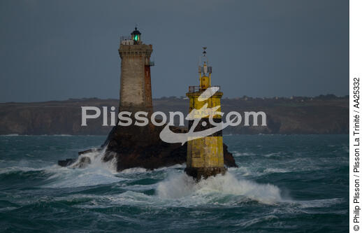 Phare de la Vieille - © Philip Plisson / Plisson La Trinité / AA25332 - Nos reportages photos - Mer agitée