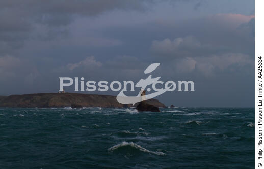Phare de la Vieille - © Philip Plisson / Plisson La Trinité / AA25334 - Nos reportages photos - Mer agitée