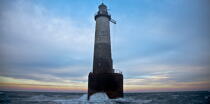 Le phare d'Ar Men dans la Chaussée de Sein. © Philip Plisson / Plisson La Trinité / AA25390 - Nos reportages photos - Ar-Men