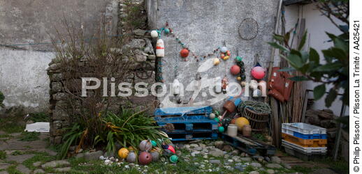 Sein island. - © Philip Plisson / Plisson La Trinité / AA25421 - Photo Galleries - Buoy