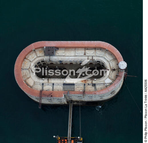 Fort-Boyard - © Philip Plisson / Plisson La Trinité / AA25506 - Nos reportages photos - Format carré