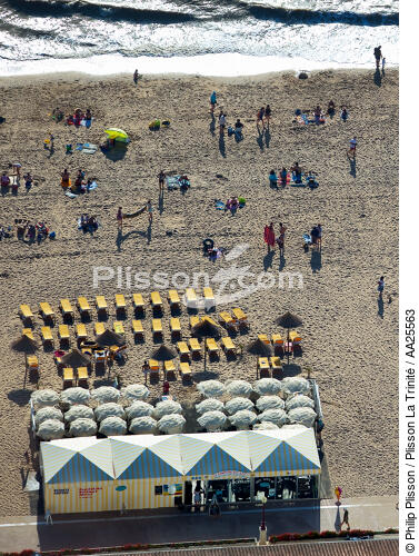Châtelaillon plage - © Philip Plisson / Plisson La Trinité / AA25563 - Photo Galleries - Sport and Leisure