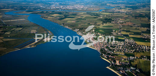 Charente estuary - © Philip Plisson / Plisson La Trinité / AA25567 - Photo Galleries - River