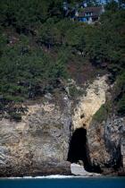 Grotte à Morgat. © Philip Plisson / Plisson La Trinité / AA25576 - Nos reportages photos - Cap de la Chèvre