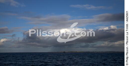 Before the Pointe Saint-Mathieu. - © Philip Plisson / Plisson La Trinité / AA25601 - Photo Galleries - Iroise Sea [The]